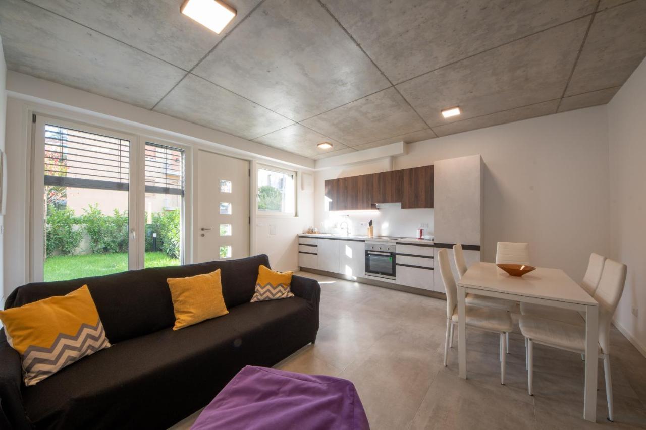 Housmart Toscana 53 White Bologna Exterior photo